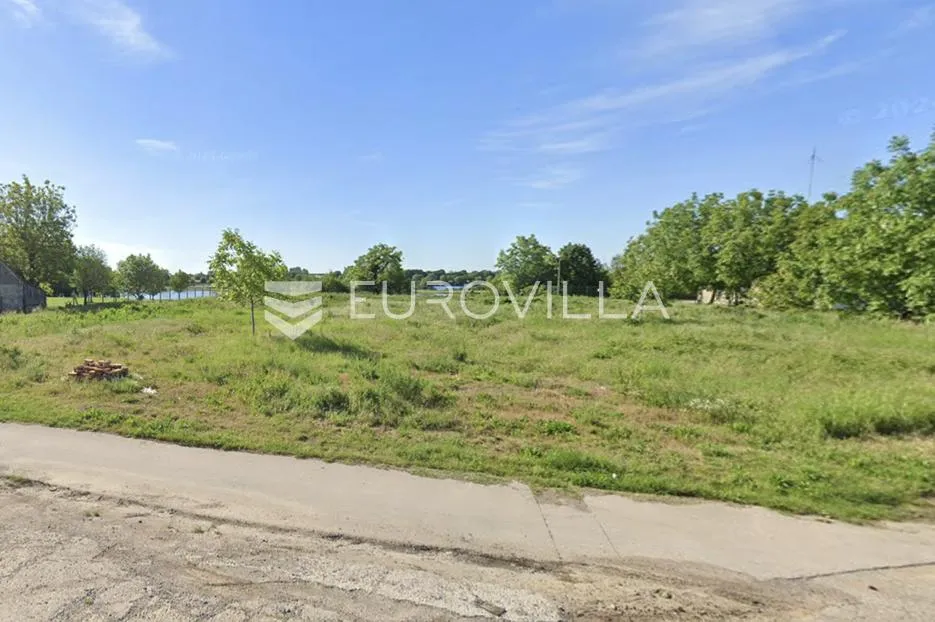 vinkovci, atraktivno građevinsko zemljište na kutu, 2.968 m², odlična lokacija - slika 2