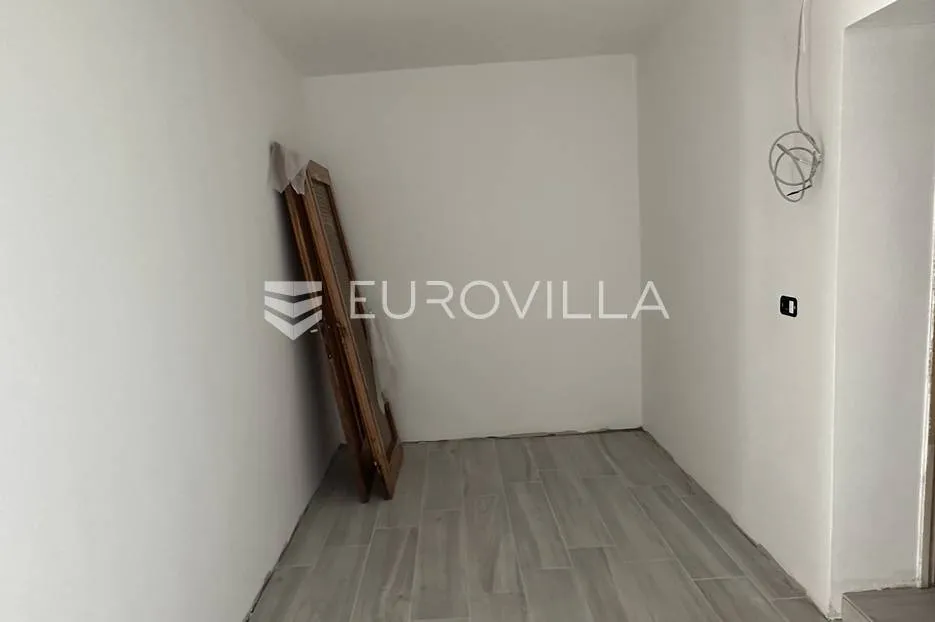 pula, nova veruda, stan s vrtom i pogled marina veruda - slika 5
