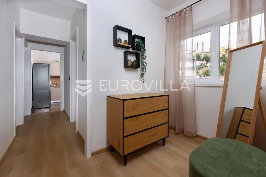 rijeka, centar, novouređen stan površine 51 m², prvi najam - slika 12
