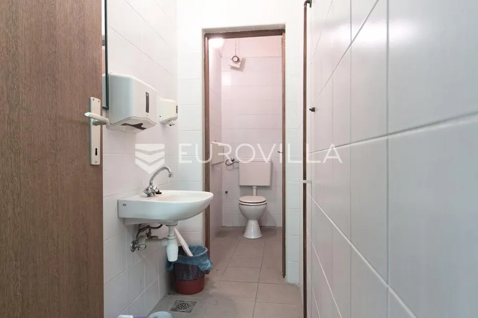osijek, retfala, poslovna zgrada površine 359 m² - slika 12