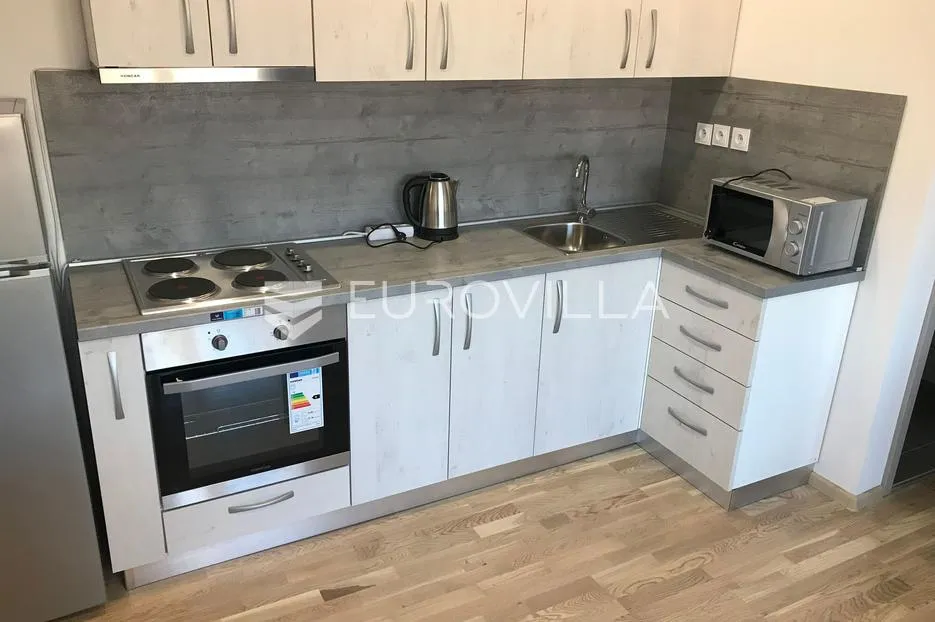 zagreb, amruševa, šesterosoban stan površine 129 m² - slika 20