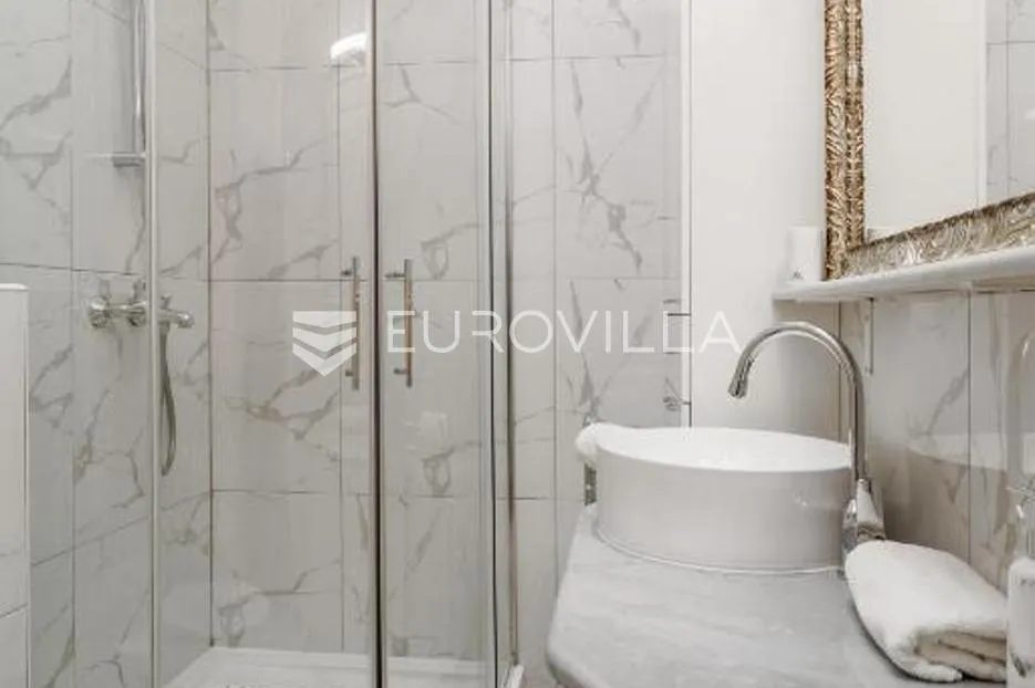 rijeka, centar, dva luksuzna studio apartmana u strogom centru - slika 22