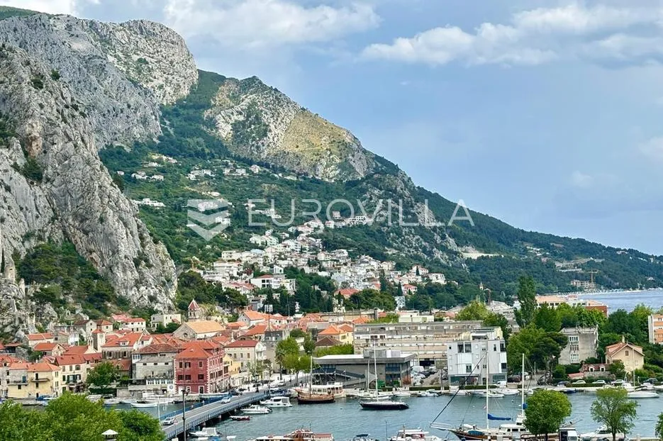 omiš, novouređen dvosoban stan s prekrasnim pogledom na more i grad - slika 18