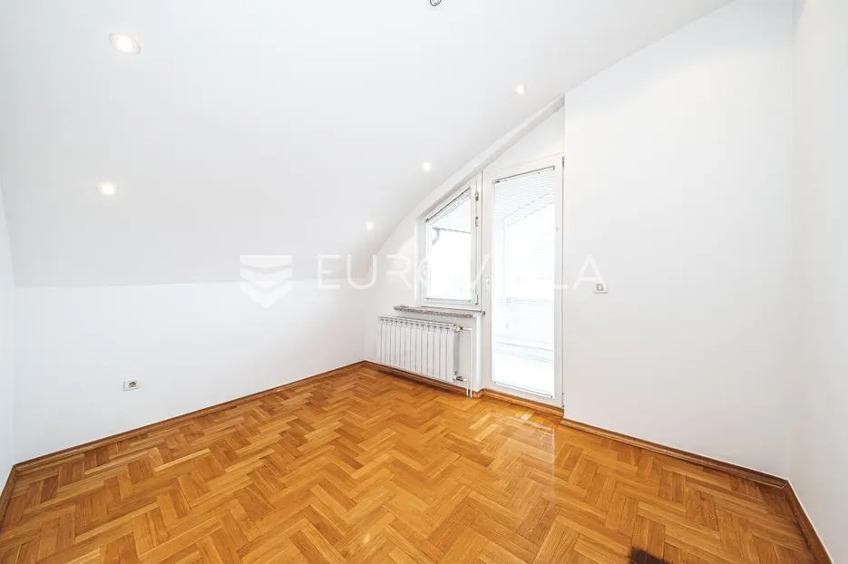 zagreb, trešnjevka, uređen četverosoban stan nkp 122, 35 m2 - slika 10