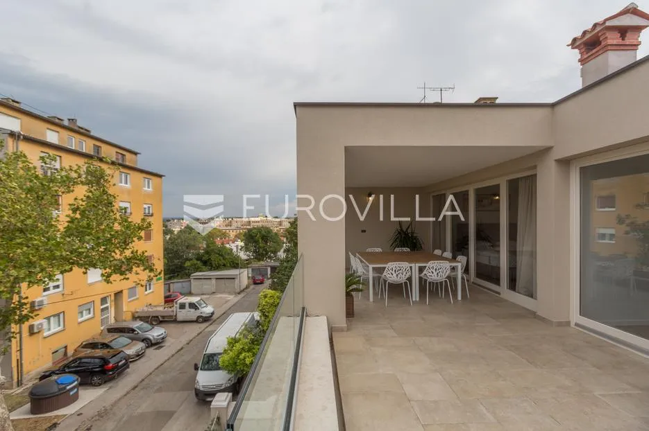 istra, pula, potpuno renovirana austrougarska villa u srcu pule - slika 39