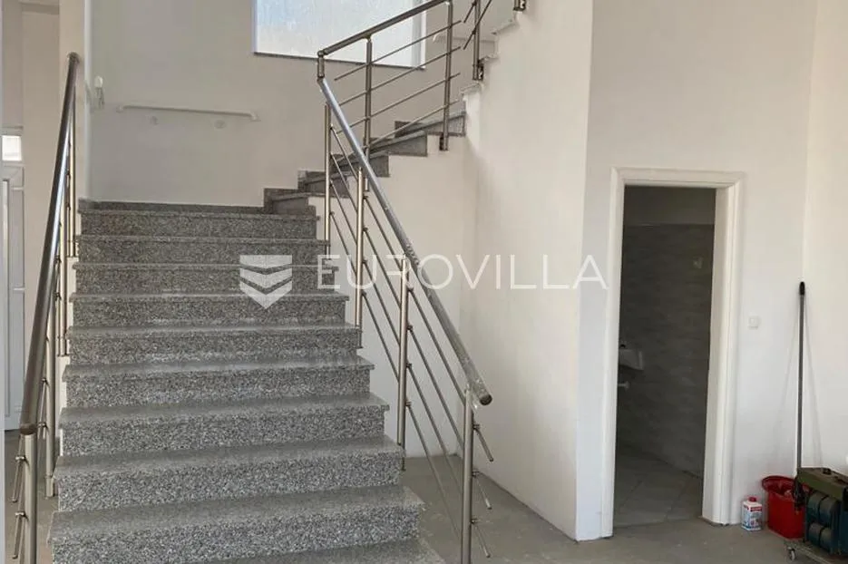 slavonski brod, industrijska zona, poslovna zgrada 1.350 m², blizina autoceste - slika 4
