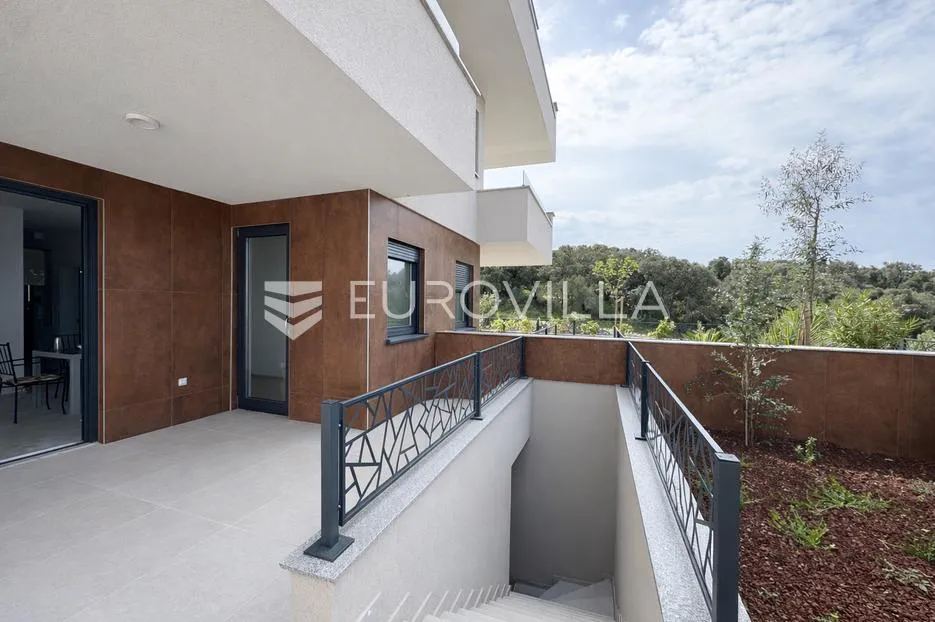 pag, jakišnica, trosoban stan s bazenom u luksuznoj novogradnji, 122,81 m² - slika 4
