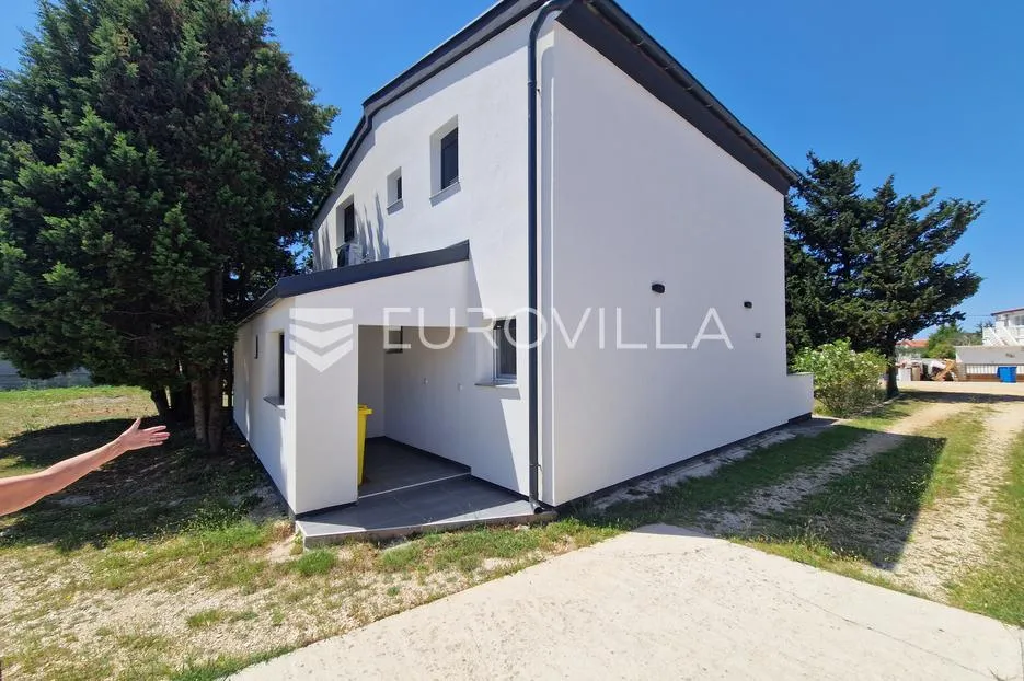 vir, samostojeća kuća s uređenim apartmanom i roh bau katom, 500 m od mora - slika 40