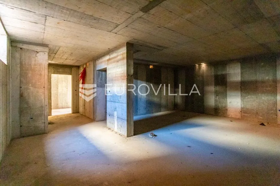 vodice, prekrasna i prostrana vila s bazenom, 730,25 m² - slika 41