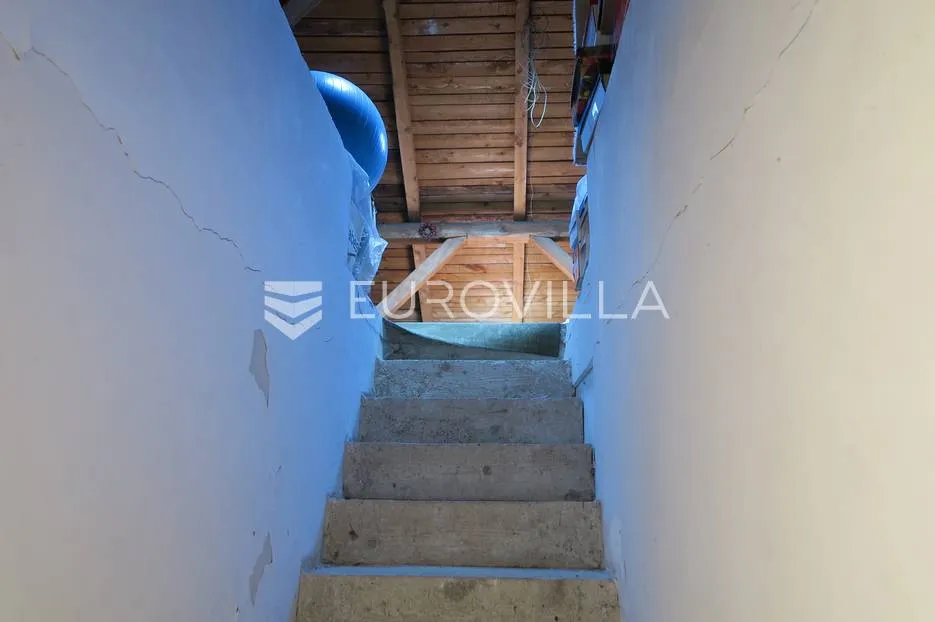zagreb, zelenjak, obiteljska kuća 500m2 - slika 68