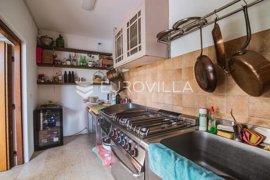 istra, šorići, luksuzna kamena kuća, 388 m², s bazenom i građevinskim zemljištem 4621 m² - slika 46