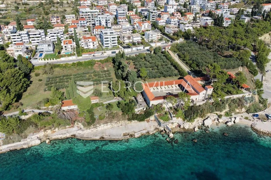 split, meje, stan s dvije odvojene jedinice, prvi red do mora - slika 2
