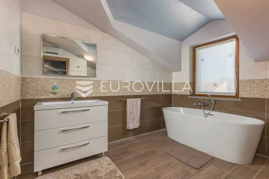 medulin, volme, luskuzni penthouse 200 m od mora - slika 15