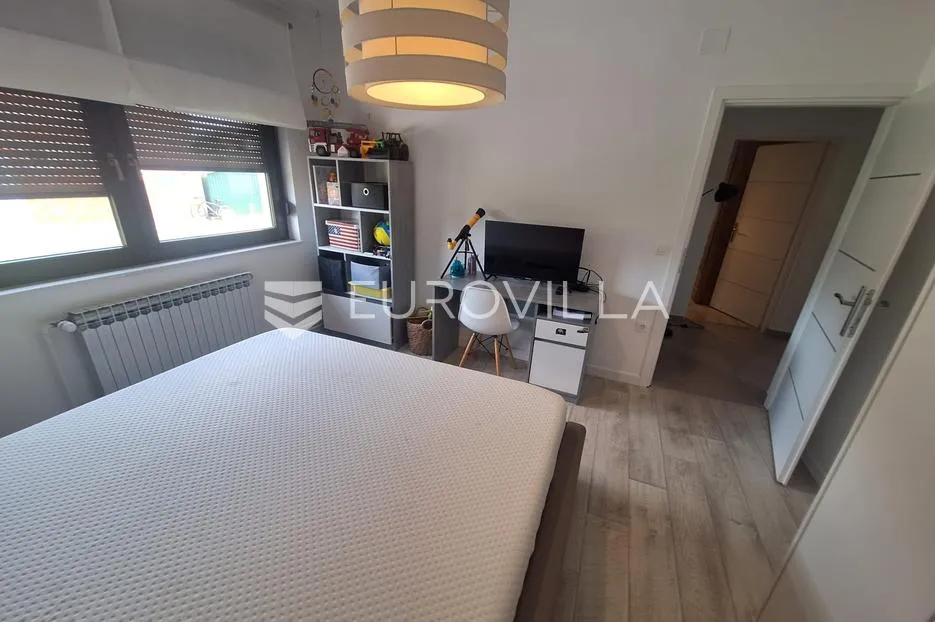 karlovac, draganić, kuća 190 m², novouređena - slika 9