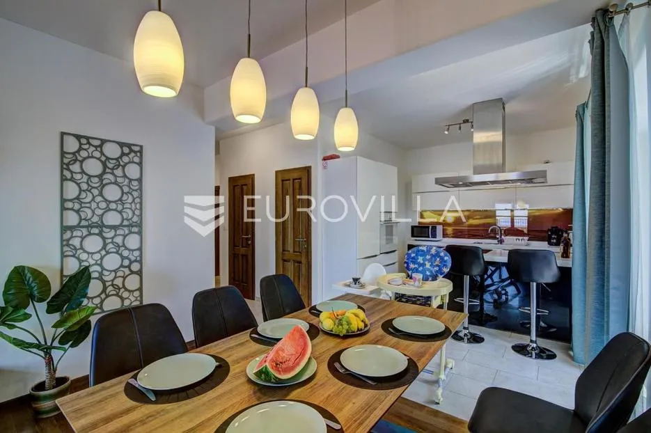 senj, kuća s četiri apartmana i bazenom, 346 m² - slika 23