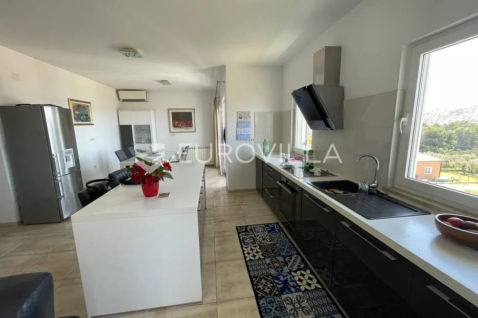 otok rab, barbat, predivna apartmanska vila - slika 24