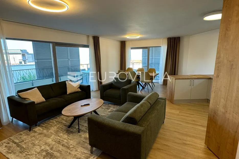 baška voda, novogradnja, useljiv, namješten, trosoban stan veličine 101, 50 m² - slika 2