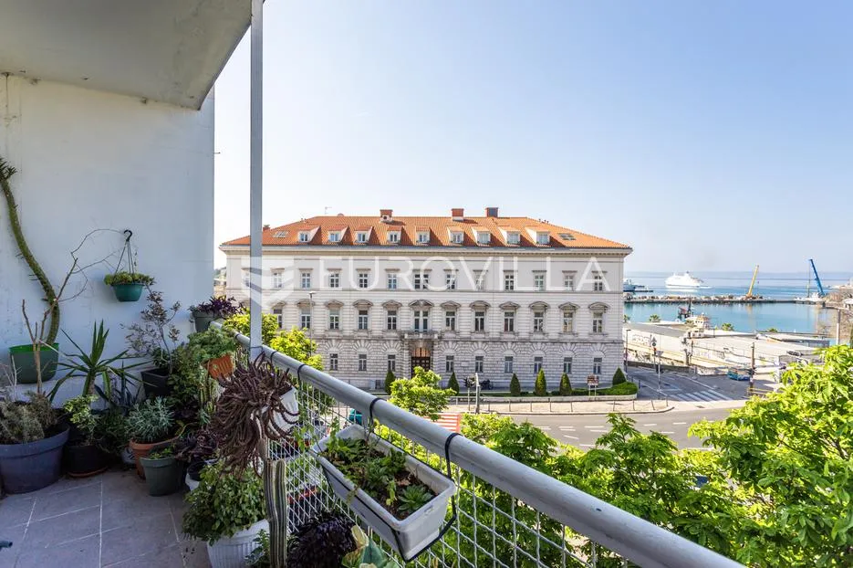 split, centar, prostrana etaža na izvrsnoj lokaciji s pogledom na more, 135 m² - slika 14