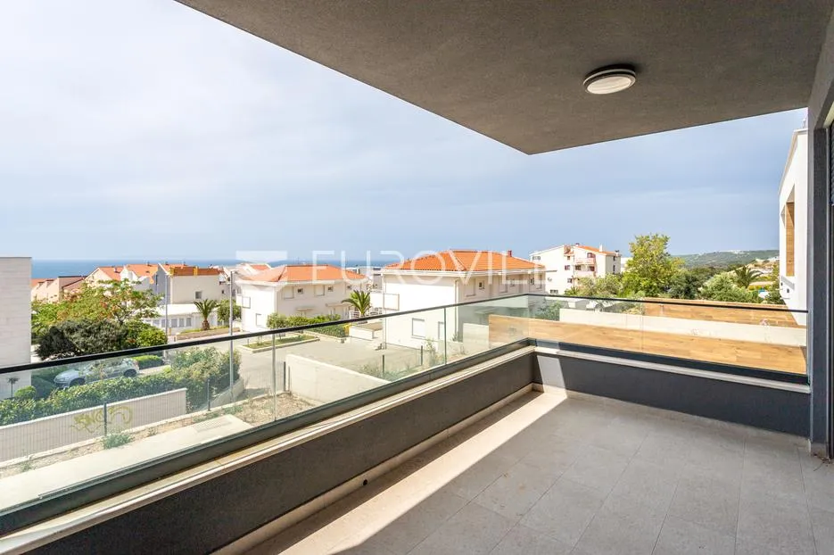 pag, novalja, dvoetažni stan s prekrasnom terasom, 153 m² - slika 1
