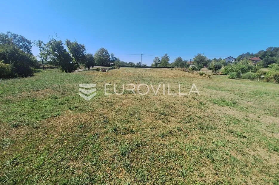 duga resa, donji zvečaj, građevinsko zemljište 1800 m², 300 m do rijeke mrežnice - slika 2