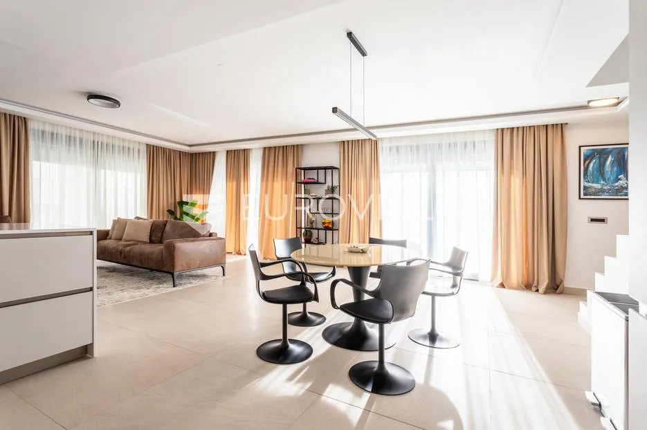 kaštel sućurac, novoizgrađena vila s bazenom i panoramskim pogledom na more - slika 6