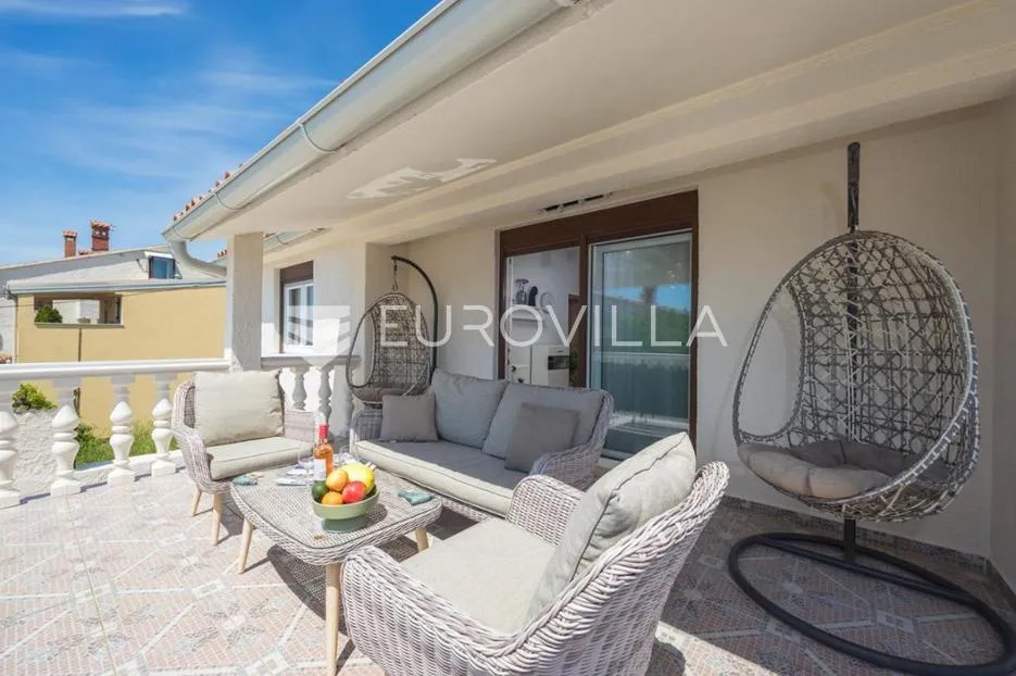 medulin, istra, luksuzna samostojeća vila 205 m² s bazenom i pogledom na more - slika 18