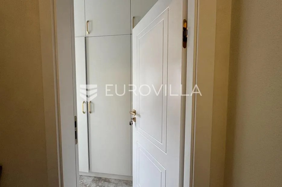 istra, rovinj, luksuzni stan 130m2 s 4 spavaće sobe na 2. katu novogradnje - najam do 1.6. - slika 20
