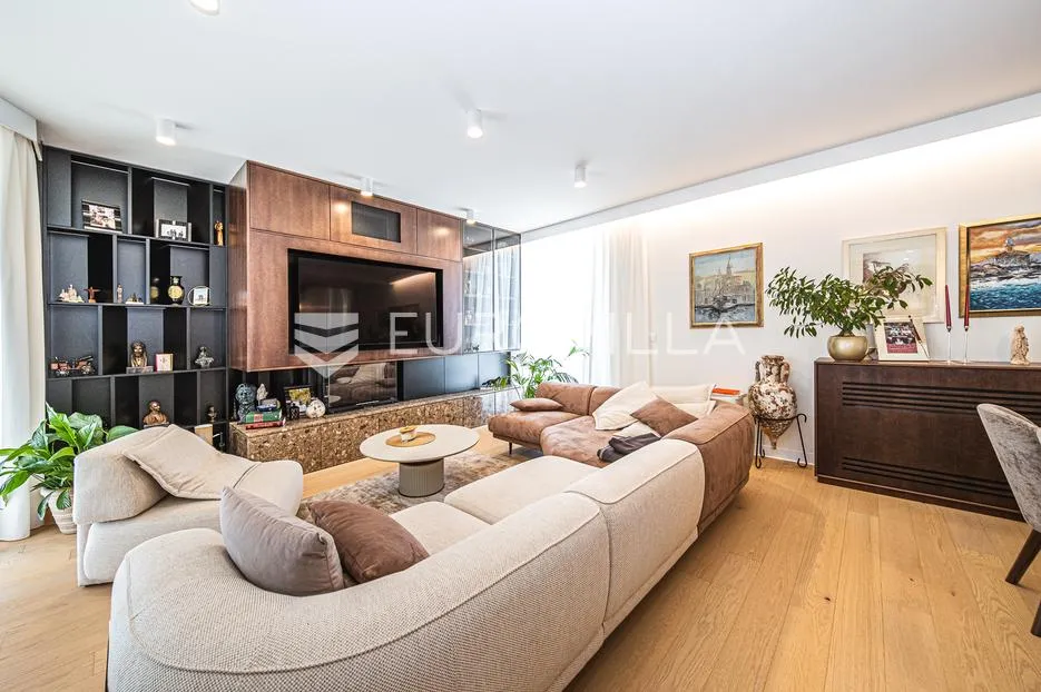 zagreb, zelengaj, trosobni luksuzni stan u urabnoj vili, 200 m² - slika 1