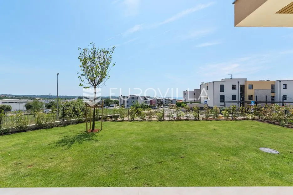 istra, novigrad, stan s 2 spavaće sobe s vrtom u prizemlju 122 m² 2 parkirna mjesta - slika 9