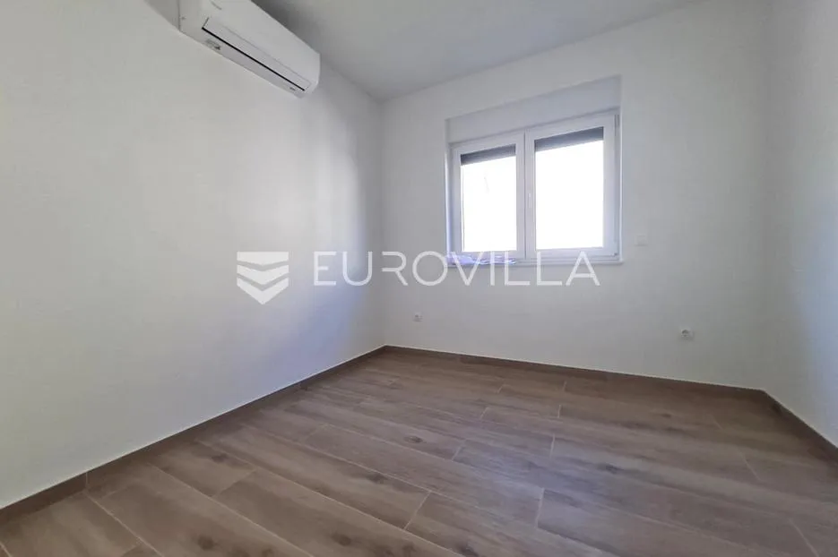 vir, luksuzan apartman u prizemlju s vrtom i pogledom na more - slika 19