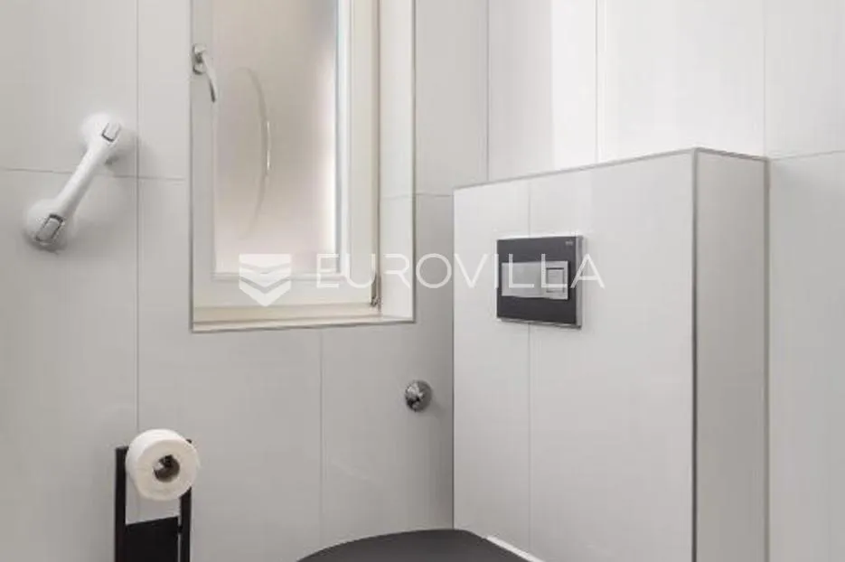 opatija, centar, najam, moderan trosoban stan od 80 m² s pogledom na more i vrtom - slika 15