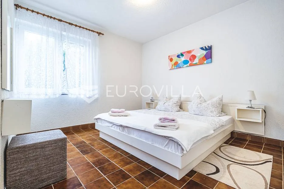 otok krk, grad krk, izvanredna kuća u prvom redu do mora nkp 260 m2 - slika 32