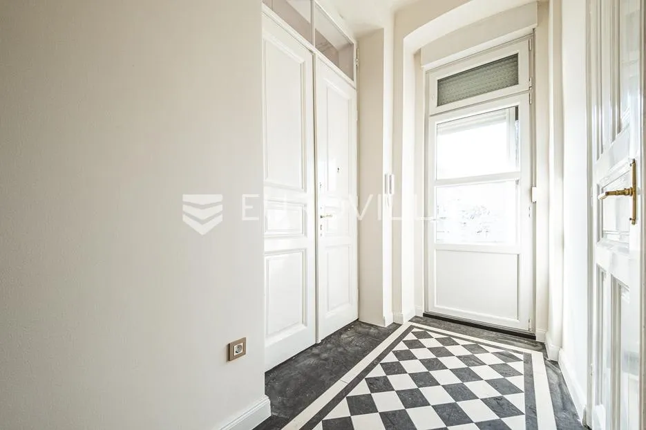 zagreb, centar, donji grad, novoadaptirani trosoban stan 97 m2 - slika 12