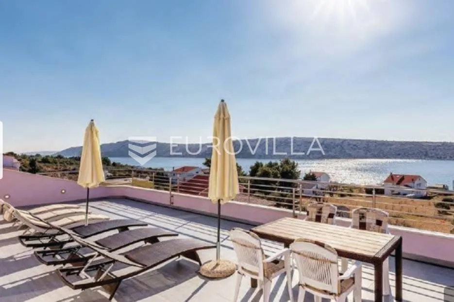 otok rab, barbat, predivan penthouse na vrhu apartmanske ville 66 m² - slika 2