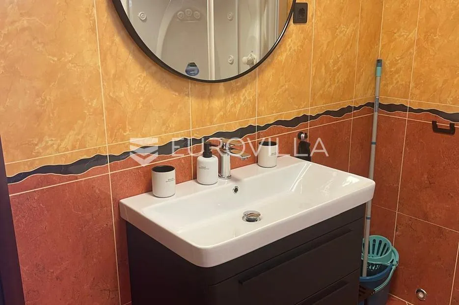 trogir, seget vranjica prekrasna kuća prvi red do mora - slika 26