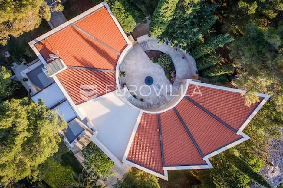 brač, povlja, ekskluzivna vila na prestižnoj lokaciji - slika 2