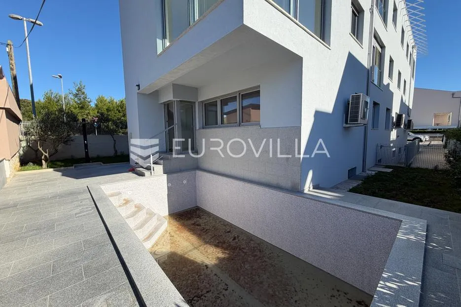 zadar, petrčane, ekskluzivan stan s privatnim vrtom i bazenom - slika 13