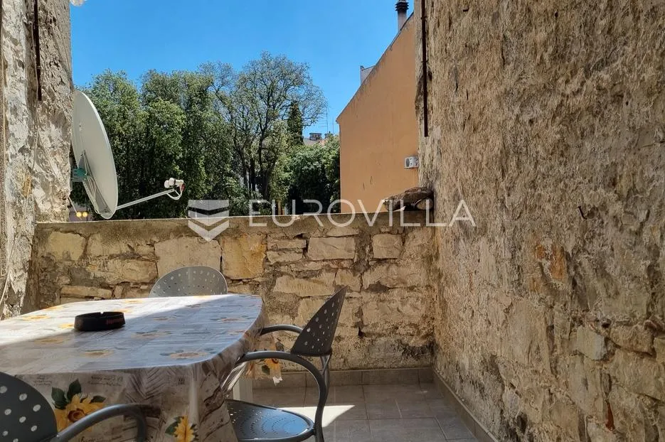 pula, zgrada sa 4 stana po 40 m2 u centru grada - pogodna za najam - slika 17