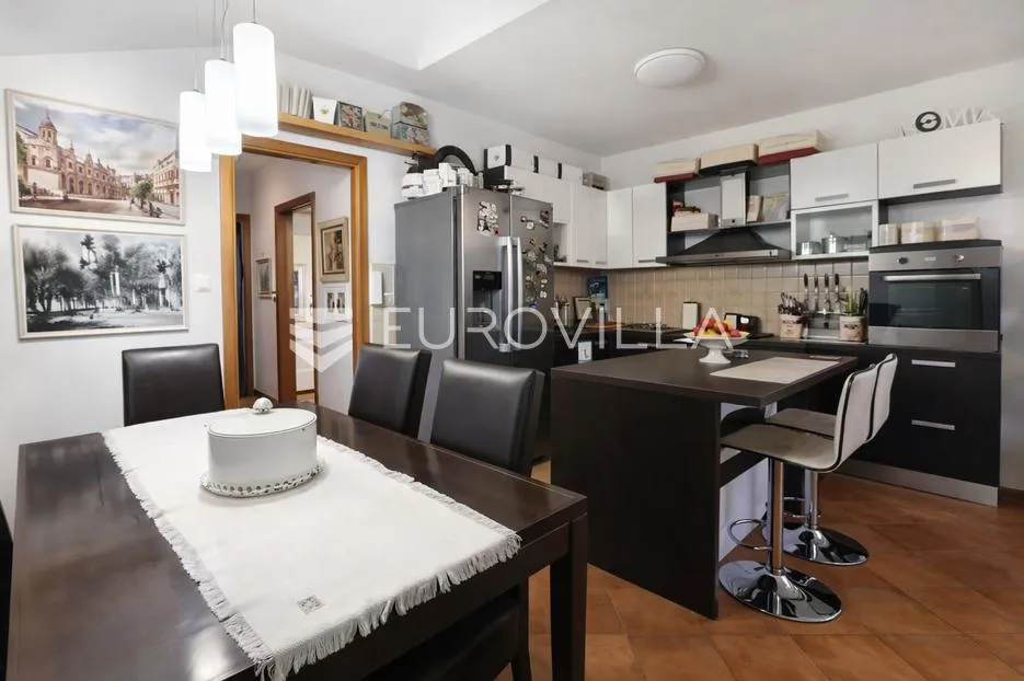 vinkovci, centar, dvosoban stan na izvrsnoj lokaciji u pješačkoj zoni, 78.71 m², 2. kat - slika 5
