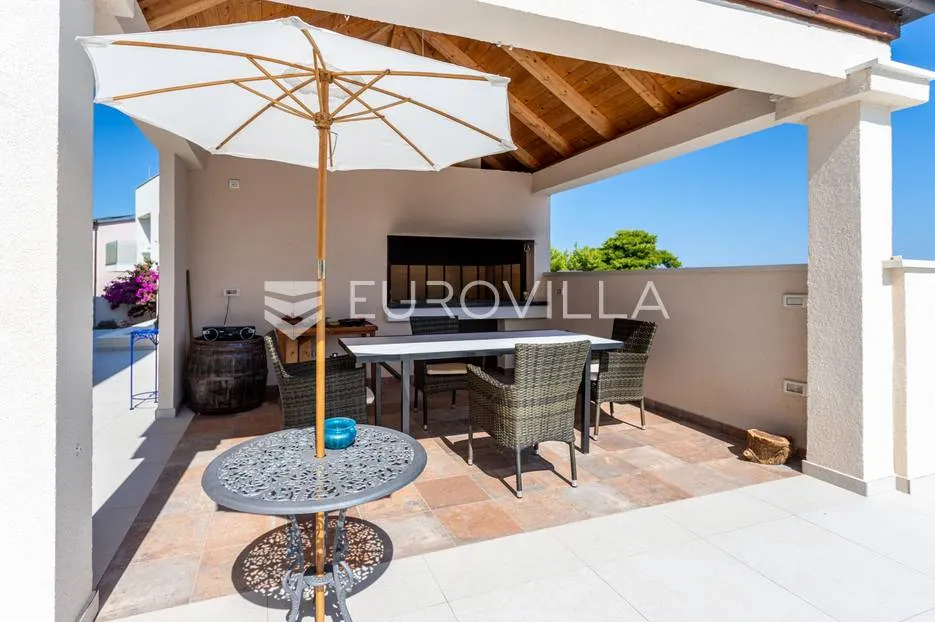 šolta, stomorska, vila s bazenom, 260 m² - slika 24