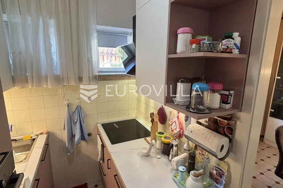 pula, centar, dvosoban stan na traženoj lokaciji s dva balkona - slika 21