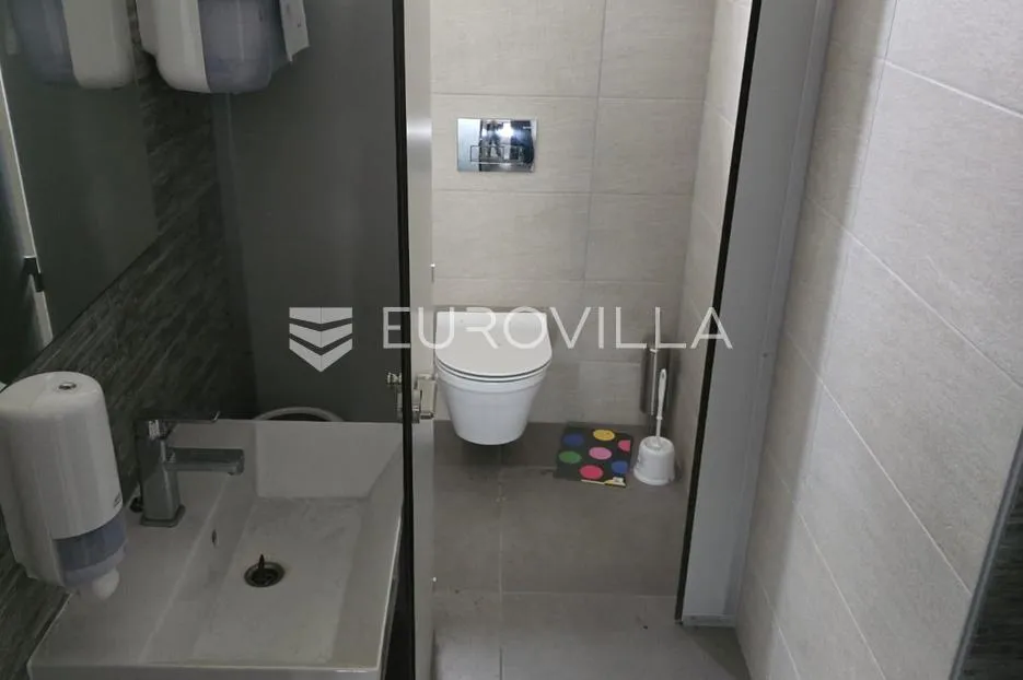 ivanić grad proizvodno skladišni prostor hala 514m2 na zemljištu 4163m2 - slika 16
