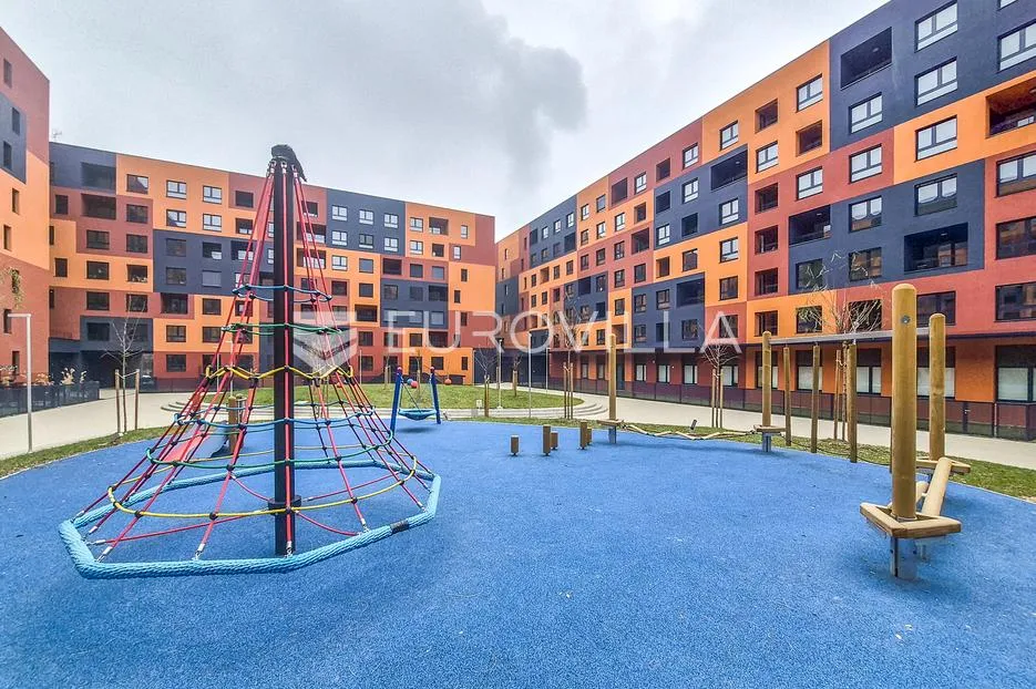zagreb, ivana cankara prekrasan četverosoban stan 123 m² s dva garažna mjesta - slika 11
