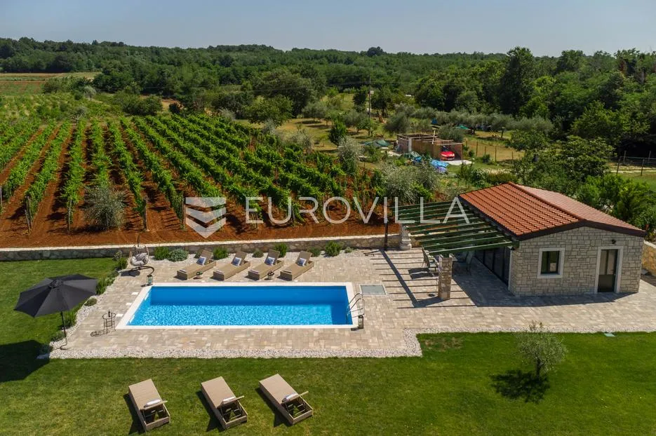 istra, umag, autentična istarska kamena kuća 260 m², okružena zelenilom, 1349 m² okućnice - slika 5