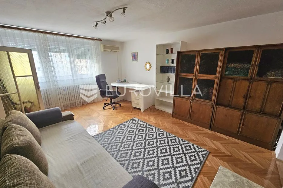 Osijek, Centar, Prodaja, stan 77 m 2 u Kapucinskoj, 4. kat