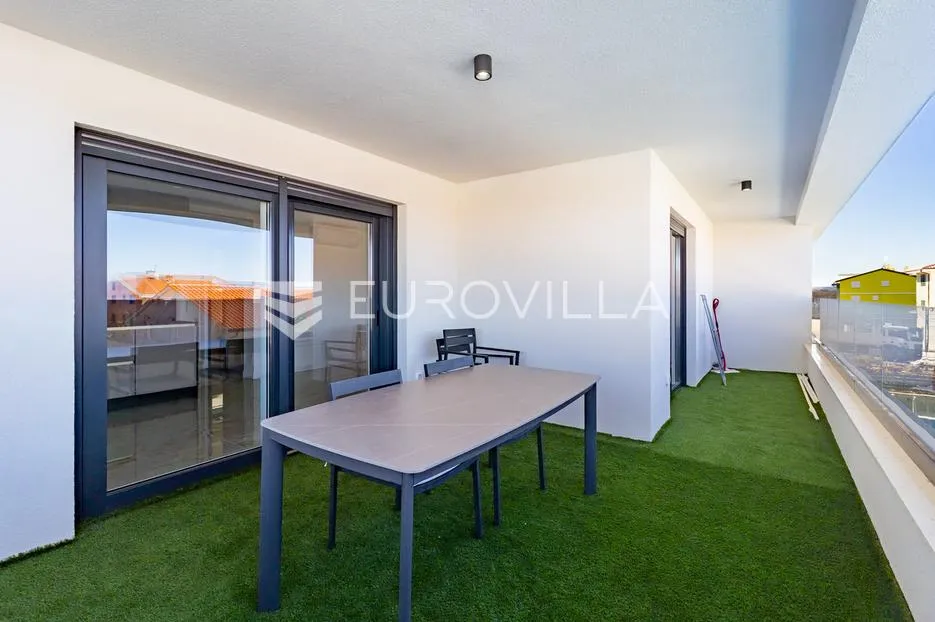 otok krk, malinska, luksuzan novouređen stan 97 m² - slika 14