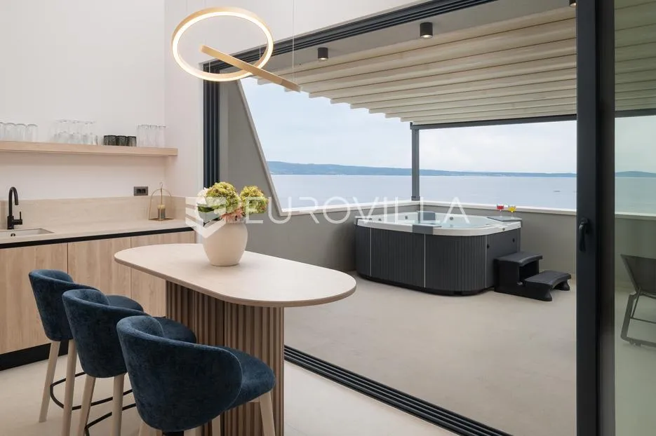 split, podstrana, urbana vila s bazenom, saunom, jacuzzijem i garažom - slika 18