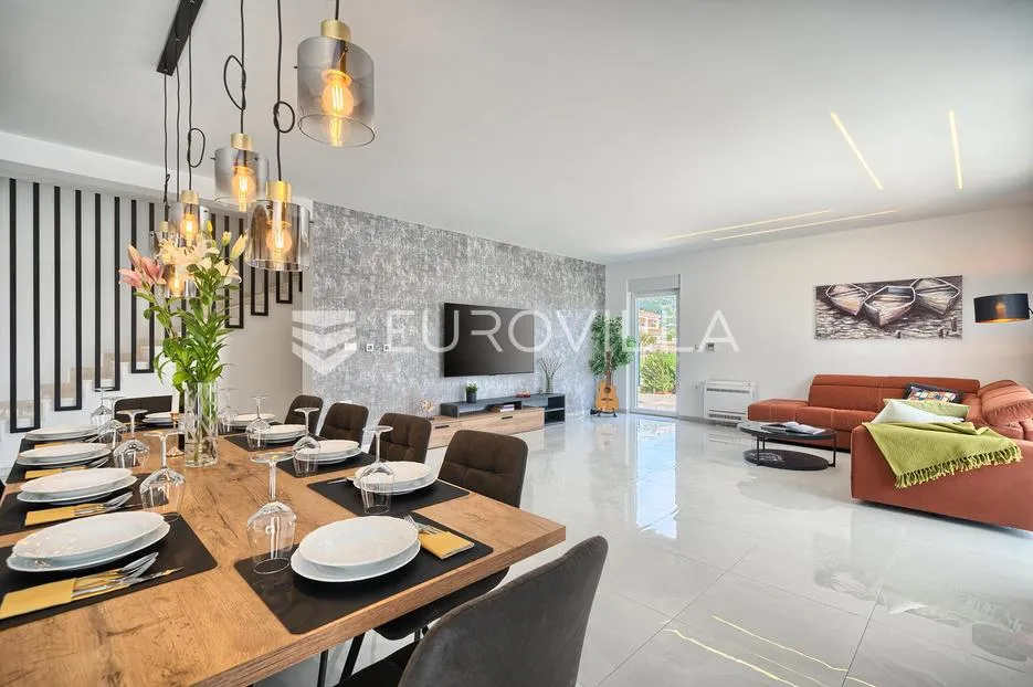 Kaštel Novi, novoizgrađena vila za dugoročni najam - Kaštel Novi, Kaštela