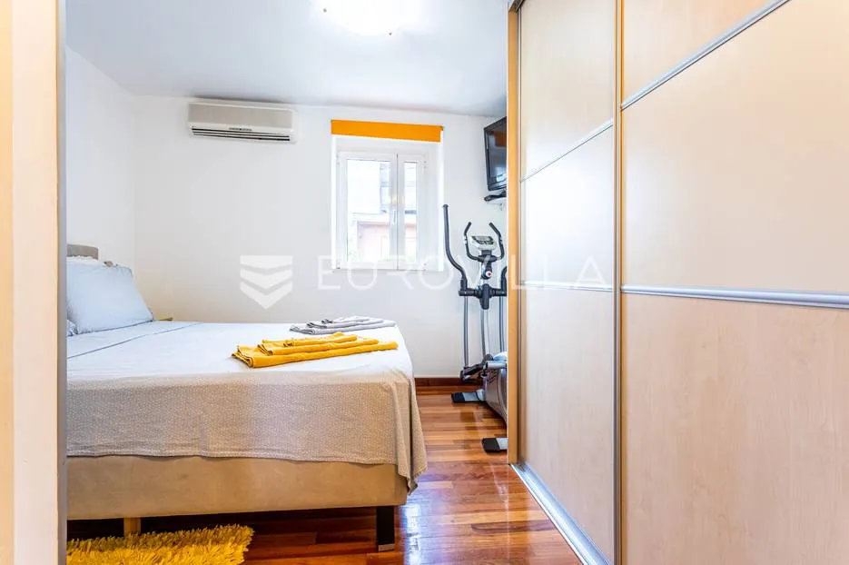 split, firule, dvosoban stan s pogledom na more - slika 7