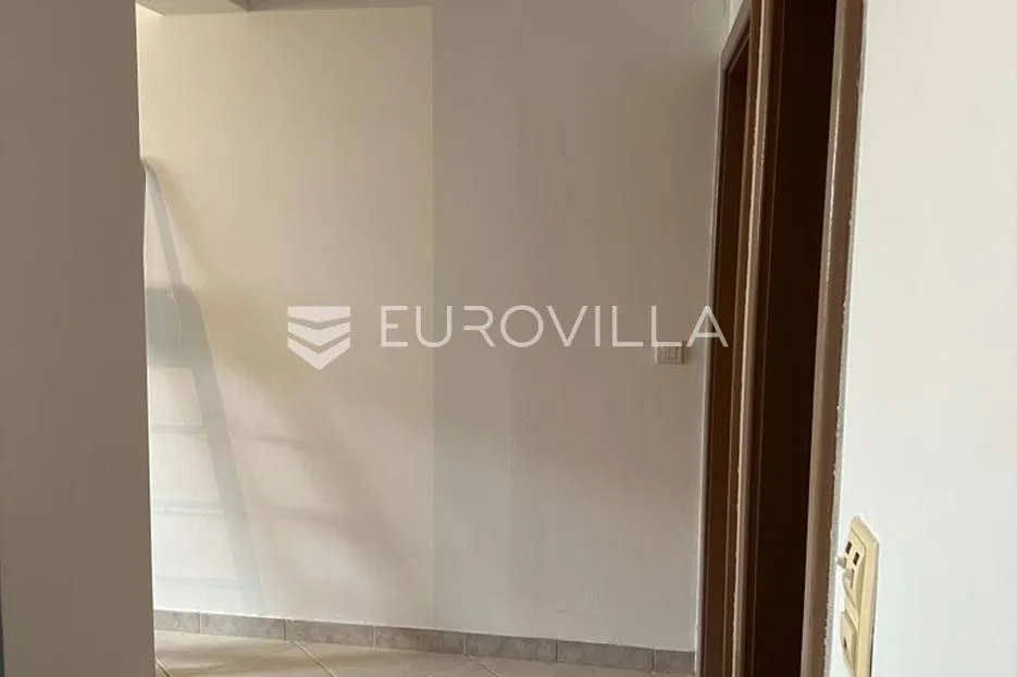 istra, barbariga, trosoban stan 50 m² u podrumskom dijelu stambene zgrade, pogled more - slika 4